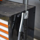 Mise en situation du support magnétique de pompe à graisse 07340510