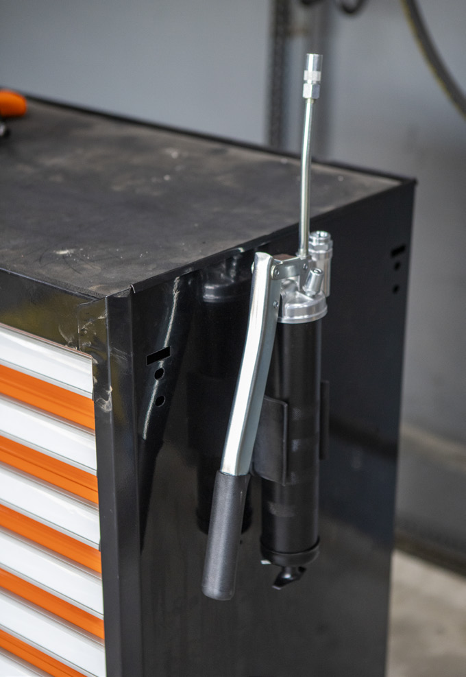 Mise en situation du support magnétique de pompe à graisse 07340510